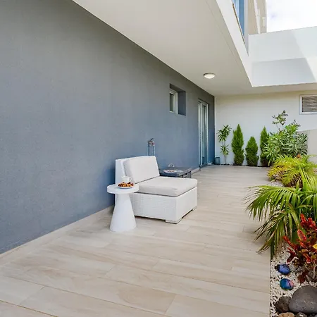 Beautiful Oceanfront Garden Suite! La Tejita!